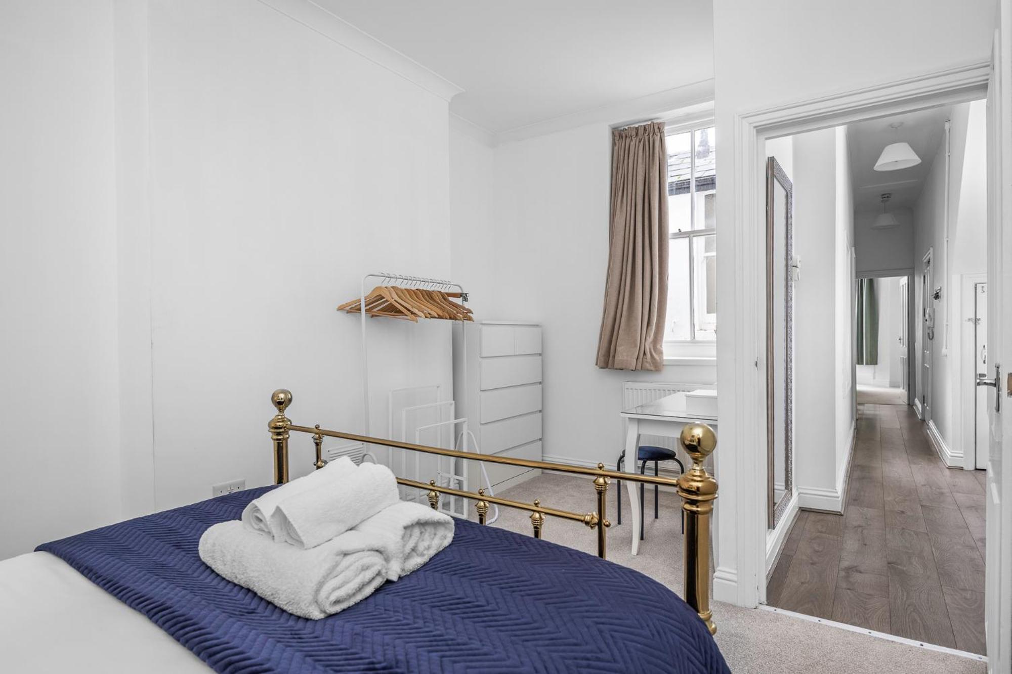 2 Bedroom Flat - With King Sized Beds, Netflix And Sky - Perfect For Contractors, Vacation Guests Or Those Relocating Brighton Eksteriør bilde