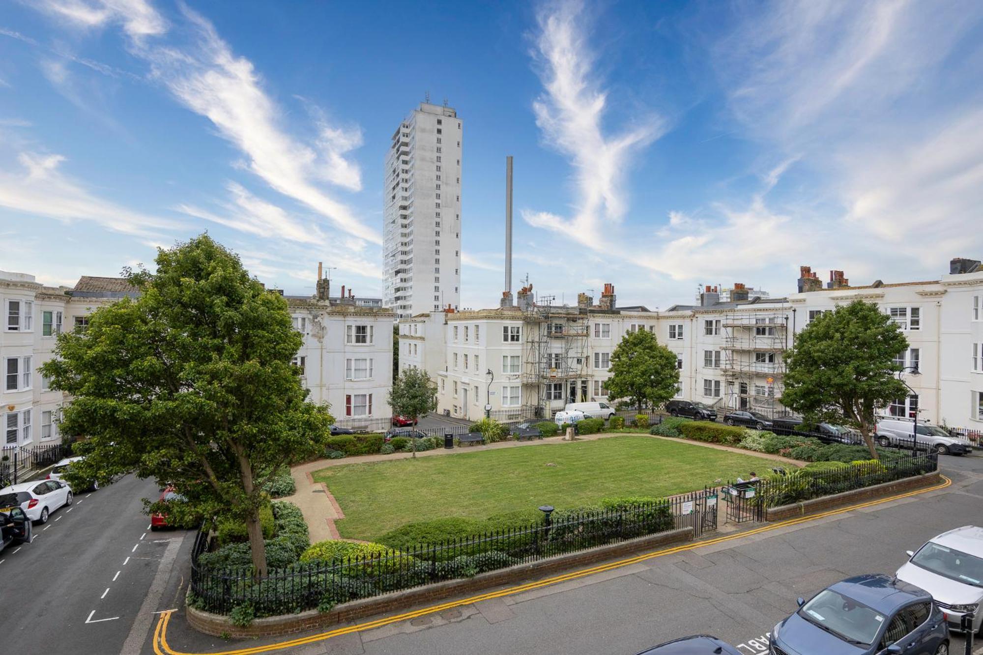 2 Bedroom Flat - With King Sized Beds, Netflix And Sky - Perfect For Contractors, Vacation Guests Or Those Relocating Brighton Eksteriør bilde